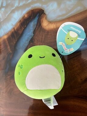 Squishmallows Lime Green Seánster Plush with Cream Belly